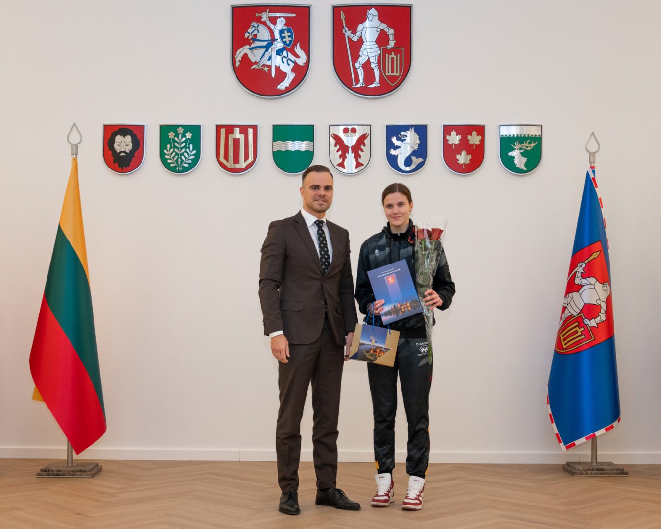 Trakų savivaldybės tarybos posėdyje pagerbti rajoną garsinantys sportininkai